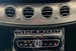 valkoinen Mercedes-Benz E 2017 kuva 24.