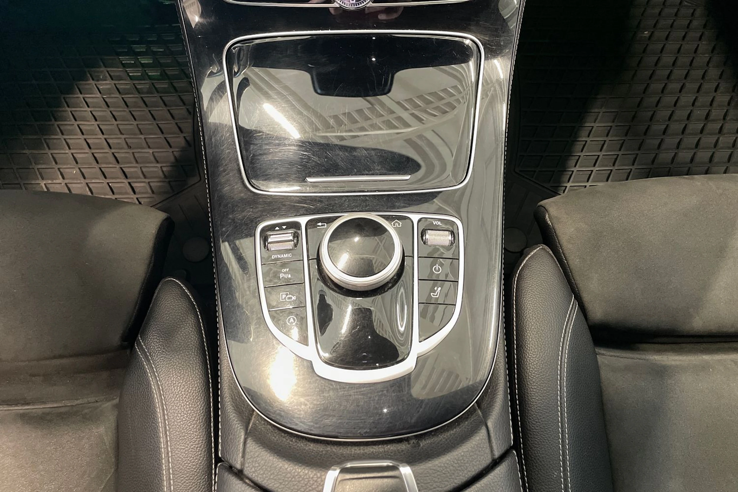 valkoinen Mercedes-Benz E 2017 kuva 25.