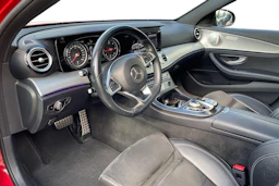 punainen Mercedes-Benz E 2018 kuva 3.