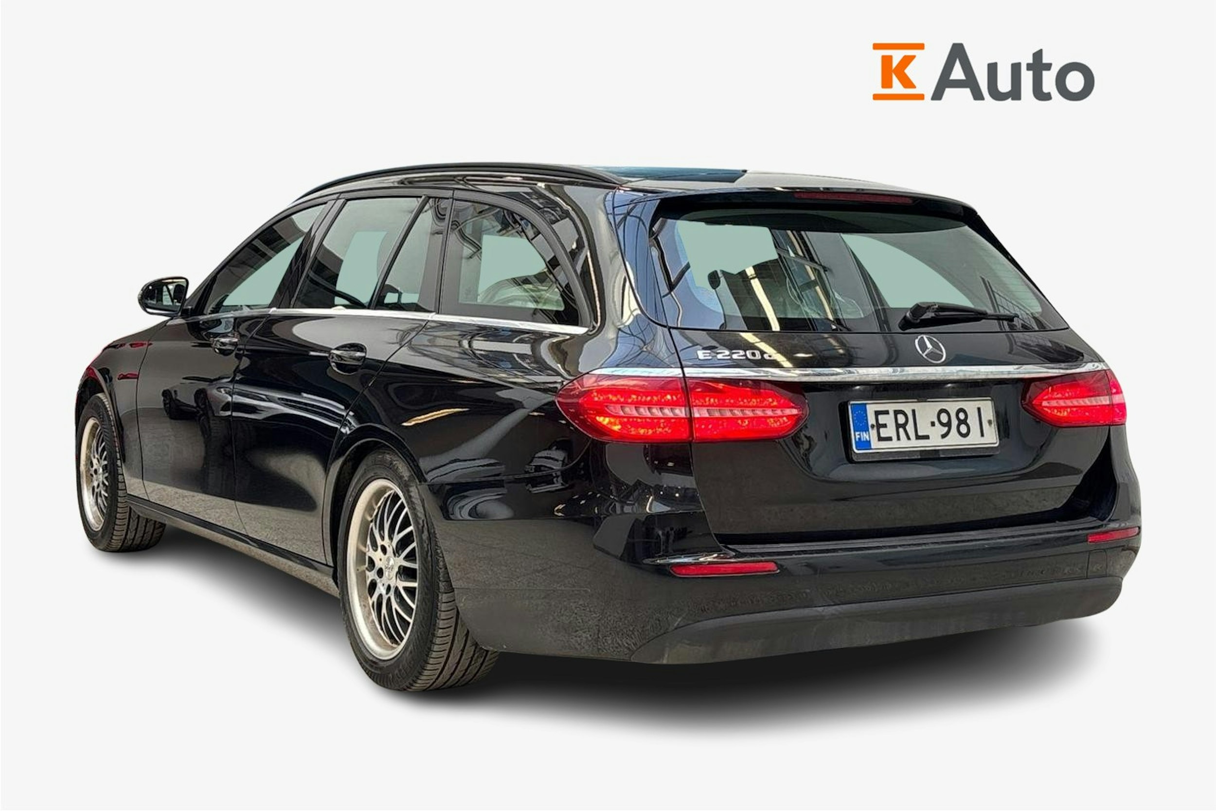musta Mercedes-Benz E 2018 kuva 2.