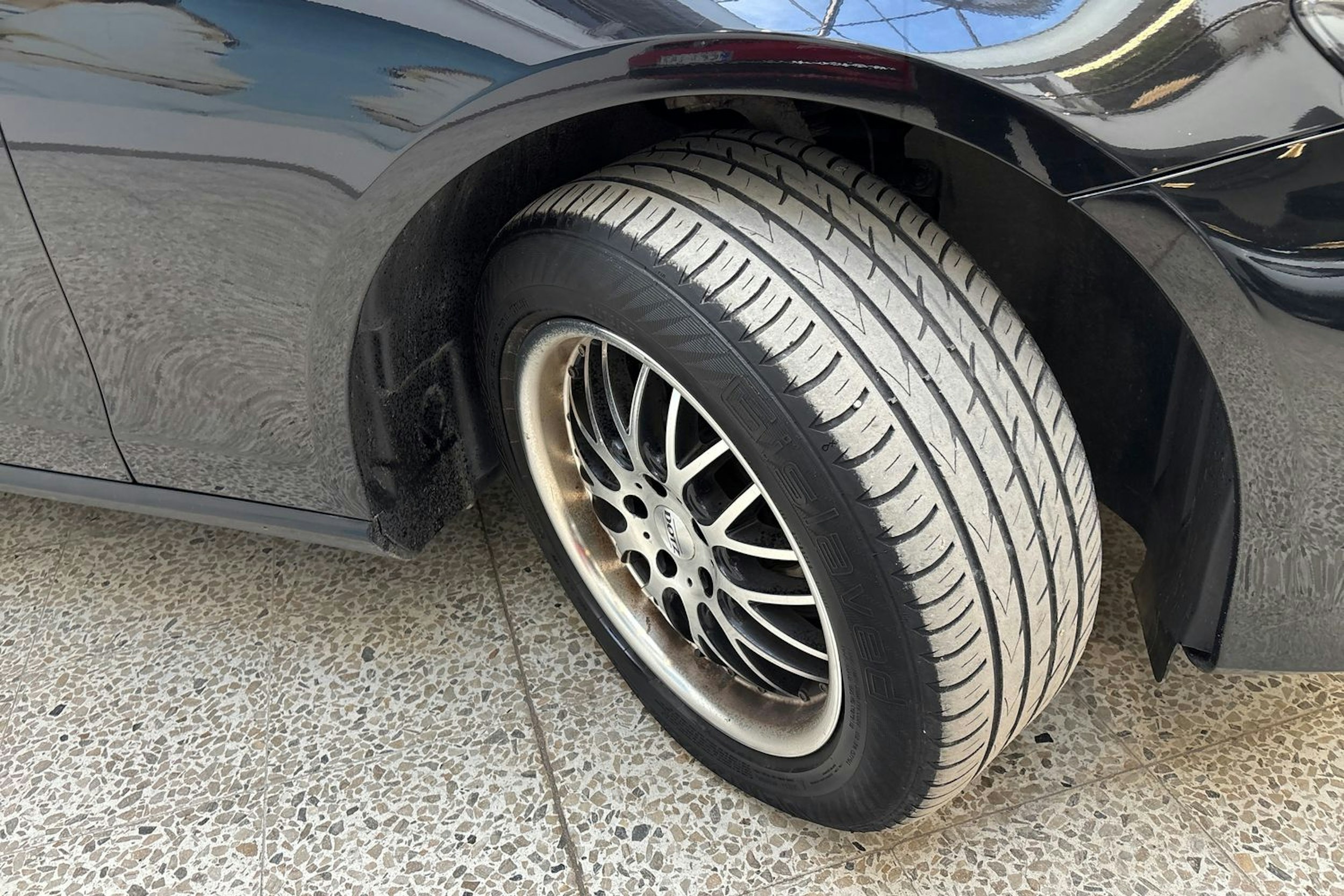 musta Mercedes-Benz E 2018 kuva 13.