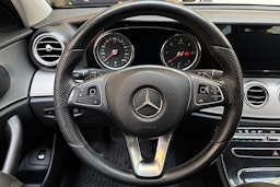 musta Mercedes-Benz E 2018 kuva 19.