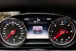 musta Mercedes-Benz E 2018 kuva 21.
