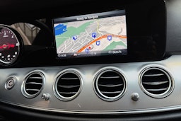 musta Mercedes-Benz E 2018 kuva 22.