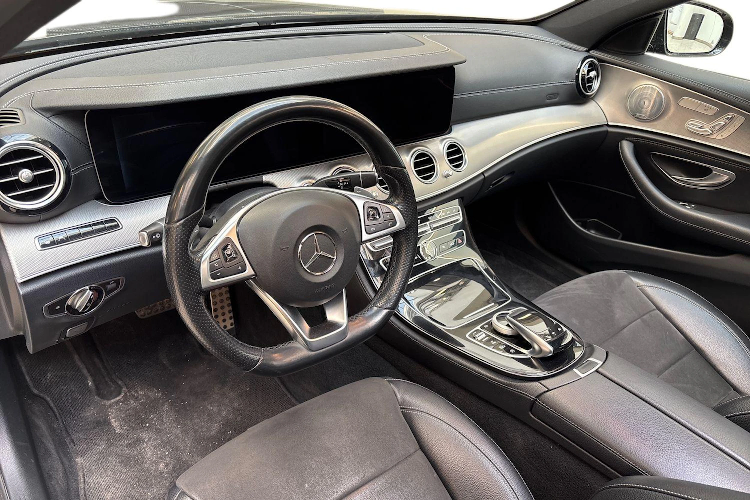 musta Mercedes-Benz E 2018 kuva 6.