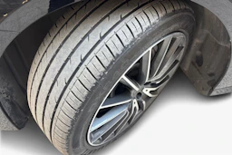 musta Mercedes-Benz E 2018 kuva 9.