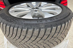 musta Mercedes-Benz E 2018 kuva 12.