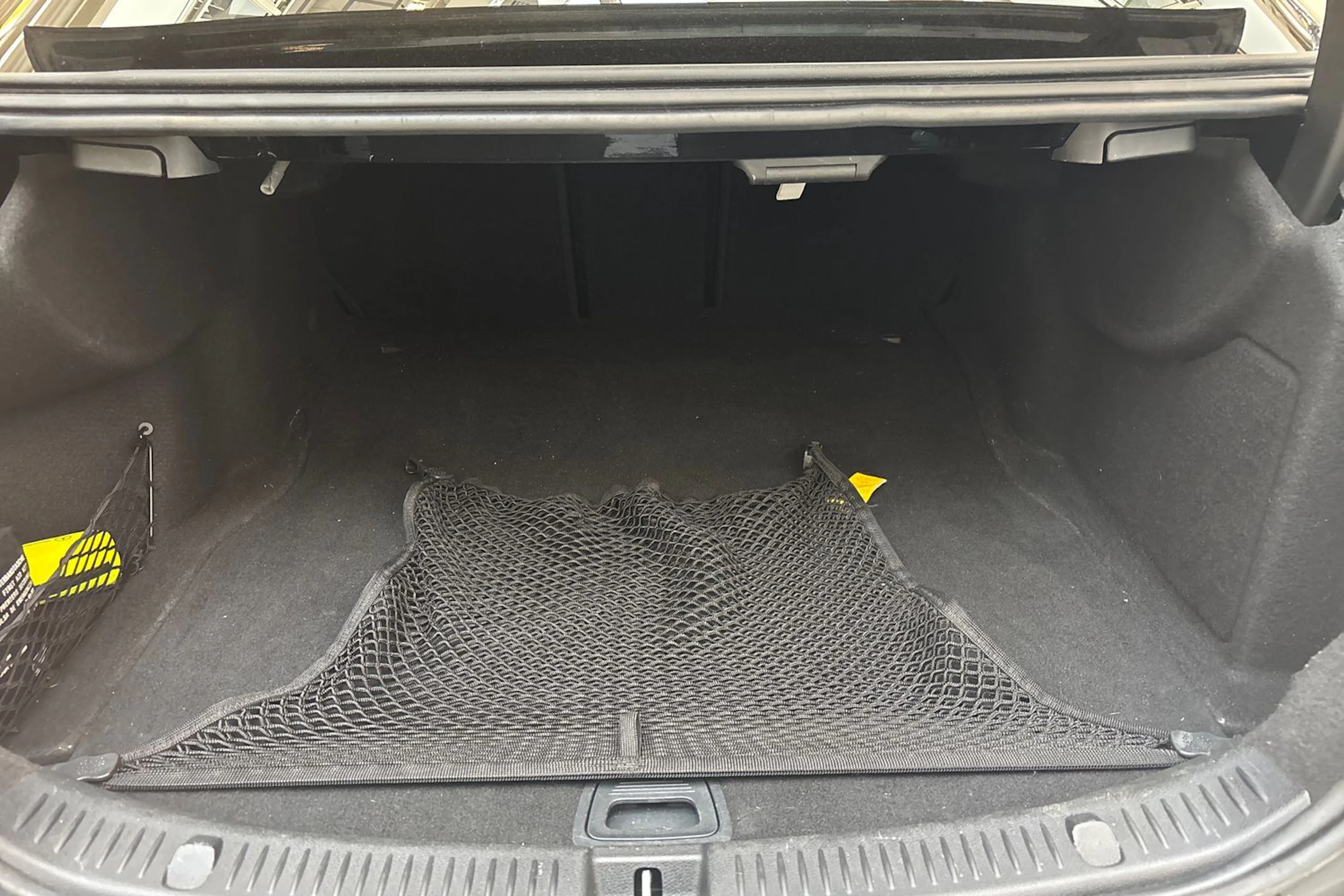 musta Mercedes-Benz E 2018 kuva 13.