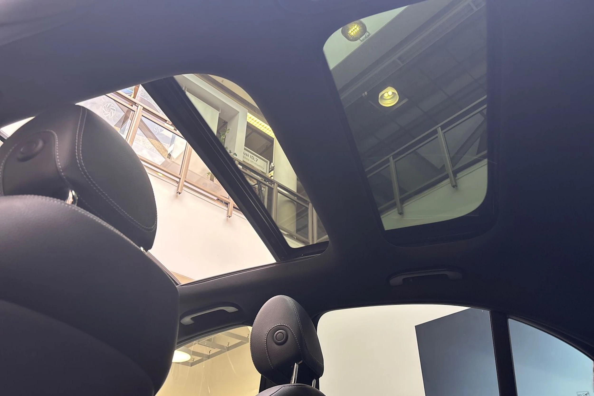 musta Mercedes-Benz E 2018 kuva 16.