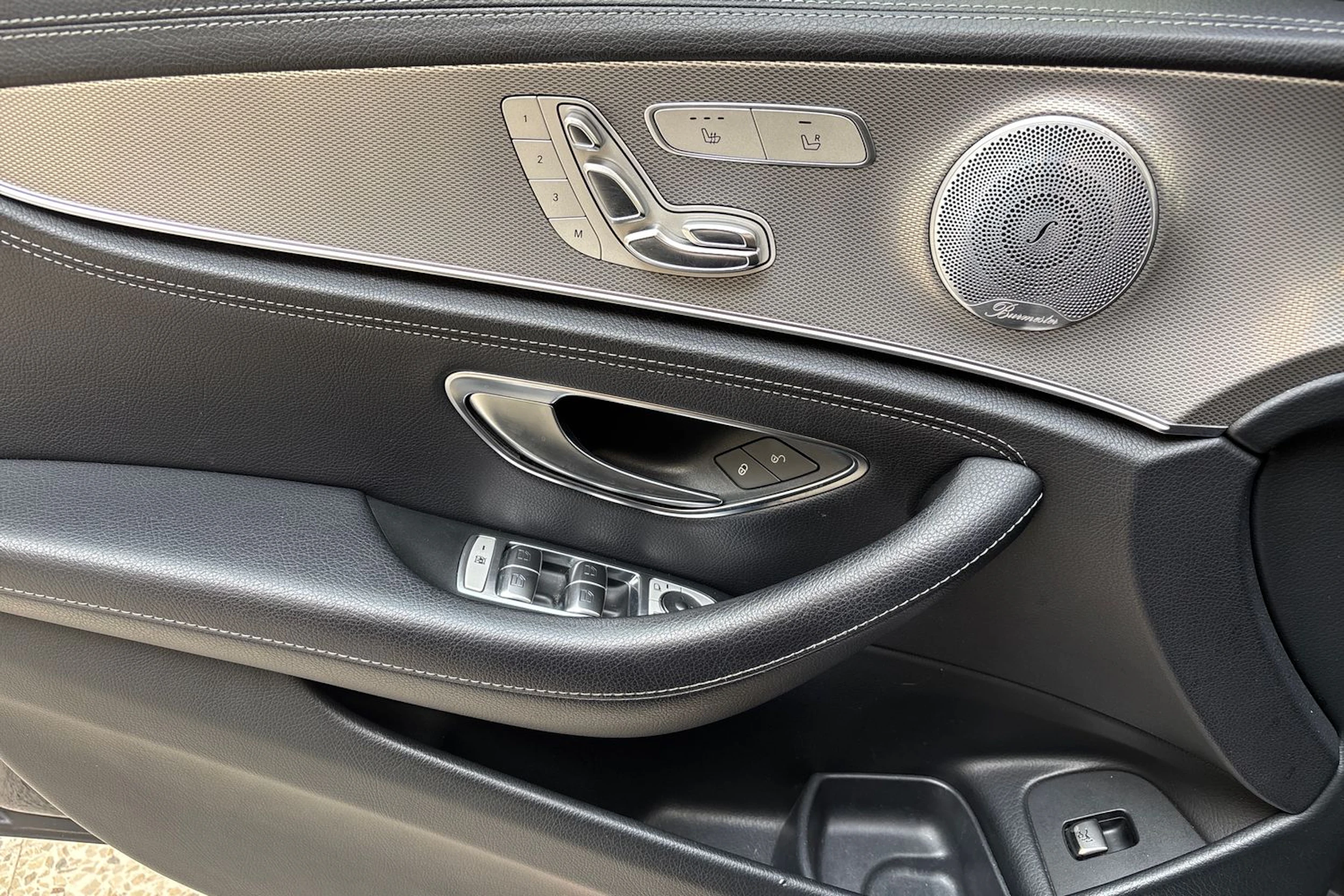 musta Mercedes-Benz E 2018 kuva 18.