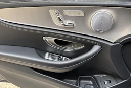 musta Mercedes-Benz E 2018 kuva 18.