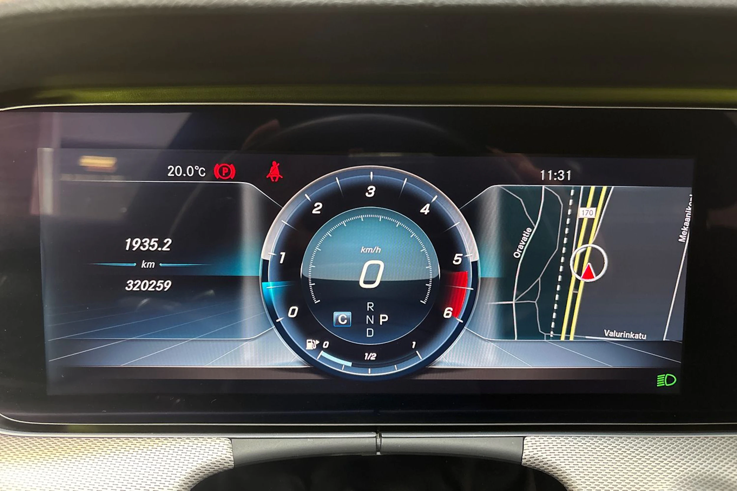 musta Mercedes-Benz E 2018 kuva 22.