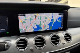 musta Mercedes-Benz E 2018 kuva 23.