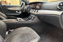 musta Mercedes-Benz E 2018 kuva 33.