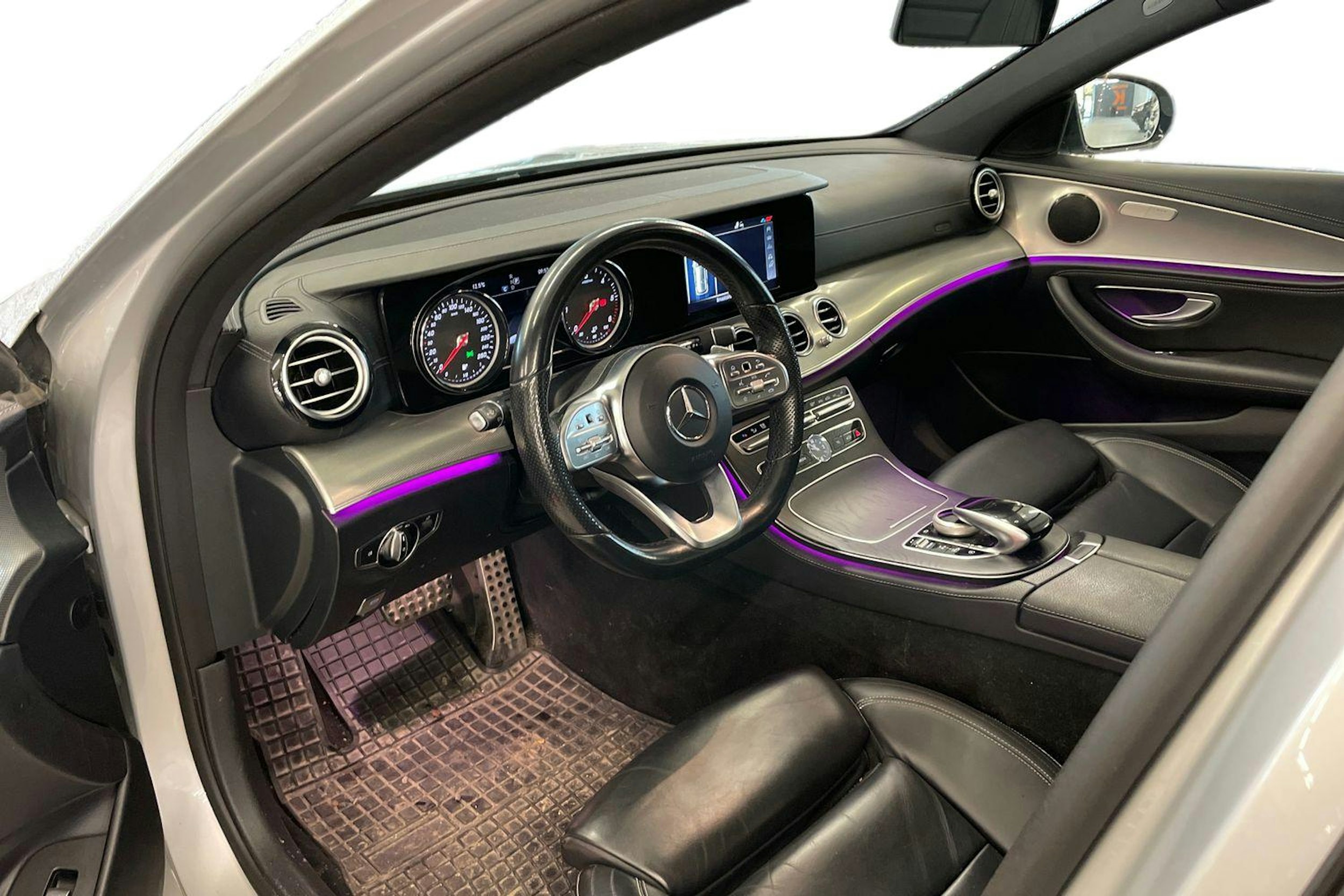 hopea Mercedes-Benz E 2018 kuva 3.