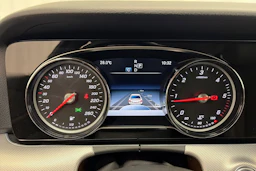 harmaa Mercedes-Benz E 2018 kuva 16.