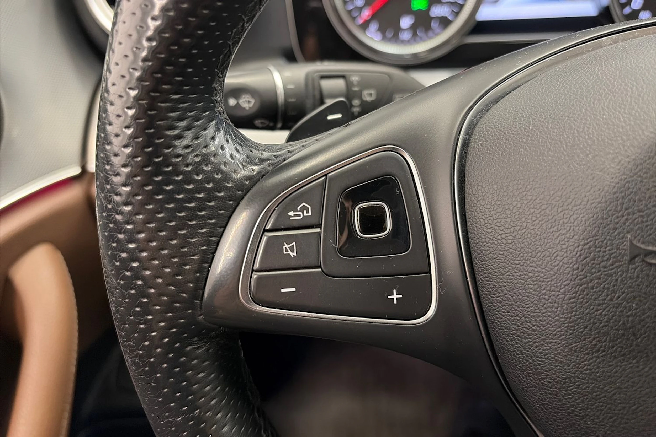 harmaa Mercedes-Benz E 2018 kuva 17.
