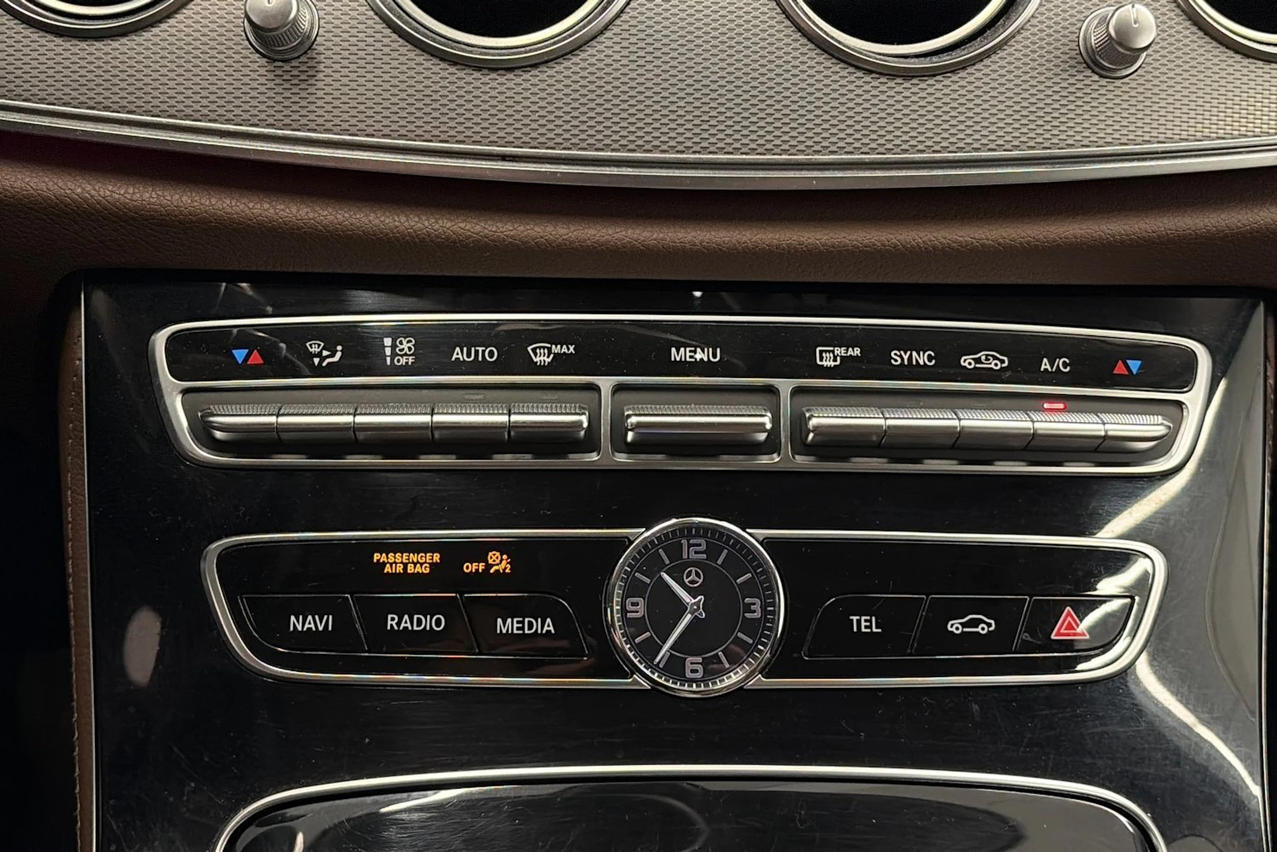 harmaa Mercedes-Benz E 2018 kuva 24.