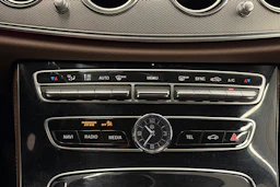 harmaa Mercedes-Benz E 2018 kuva 24.