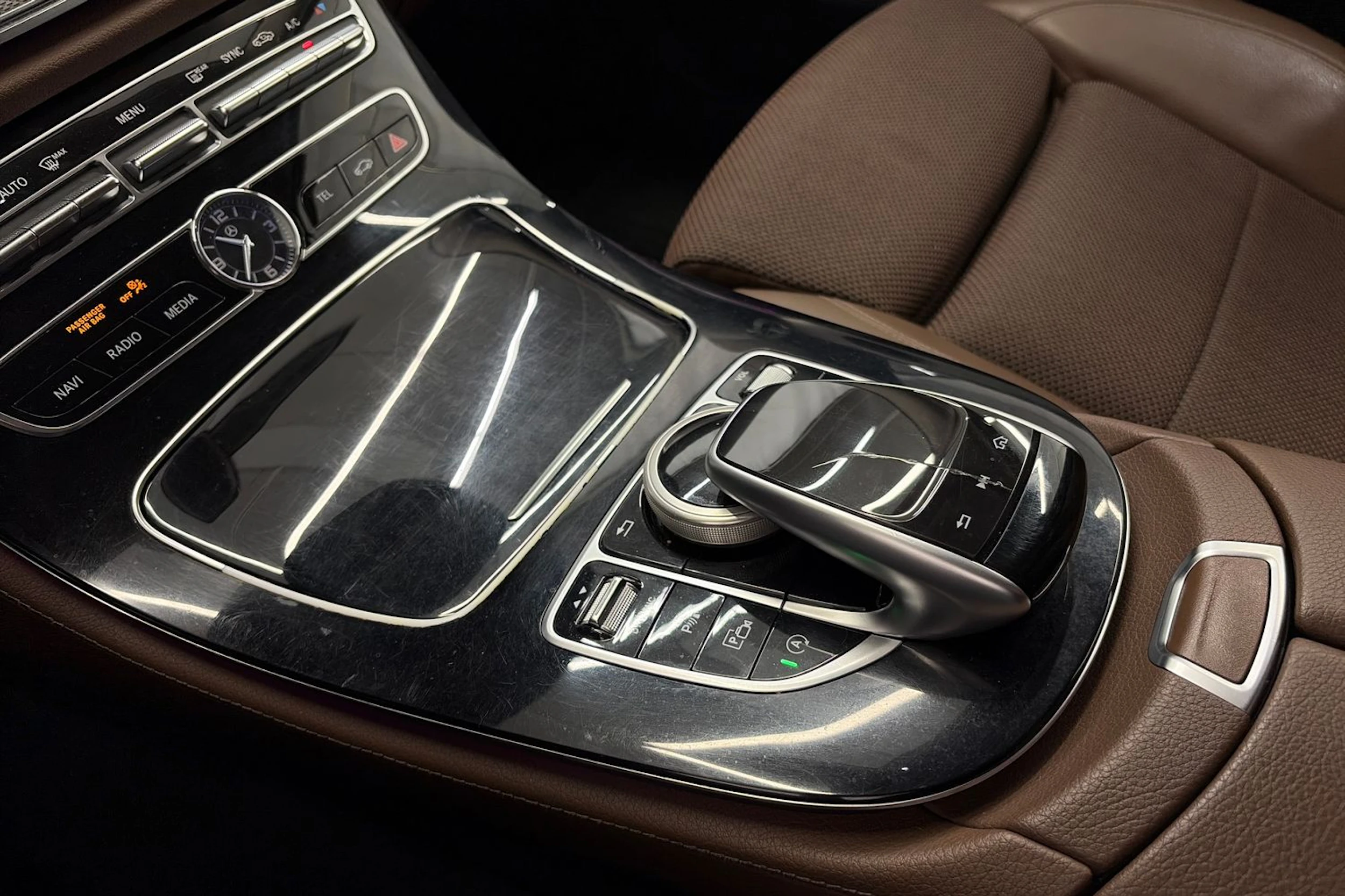 harmaa Mercedes-Benz E 2018 kuva 25.