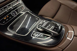 harmaa Mercedes-Benz E 2018 kuva 25.