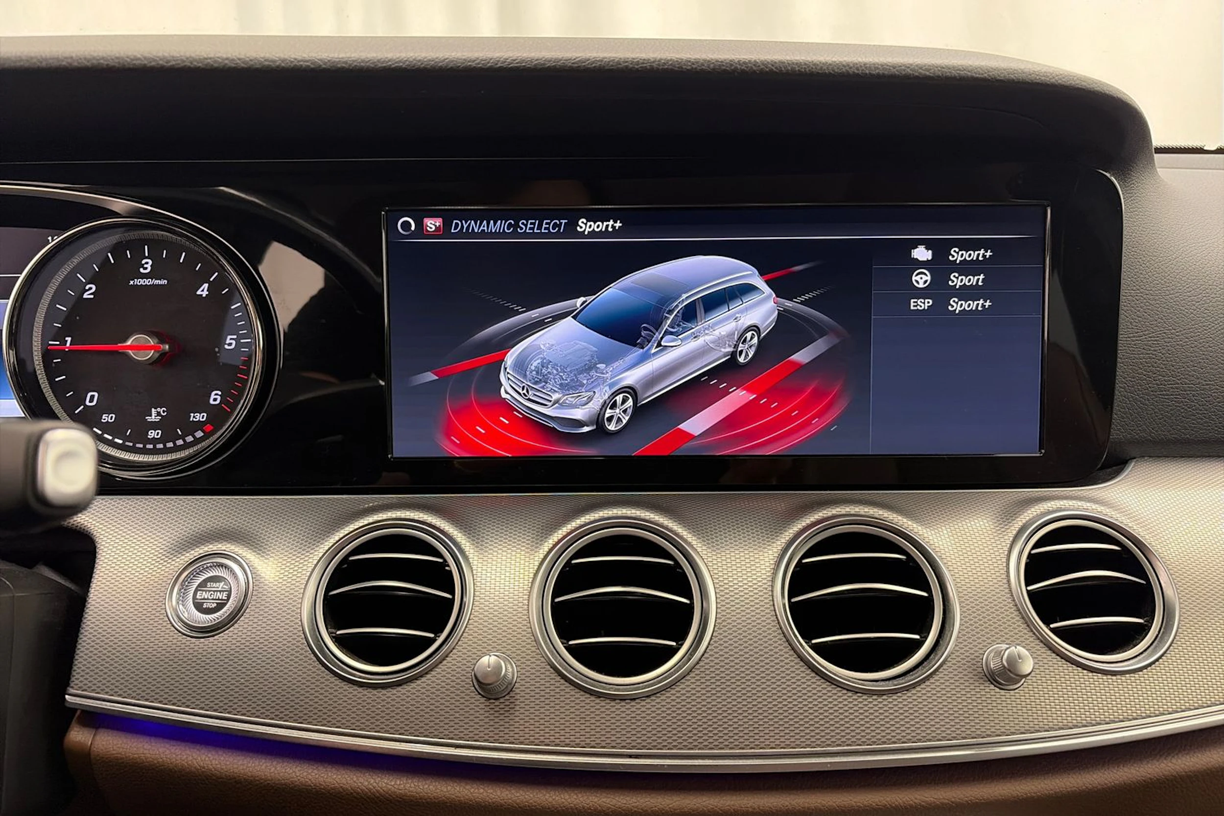harmaa Mercedes-Benz E 2018 kuva 26.