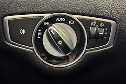 harmaa Mercedes-Benz E 2018 kuva 13.