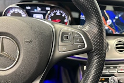 harmaa Mercedes-Benz E 2018 kuva 15.