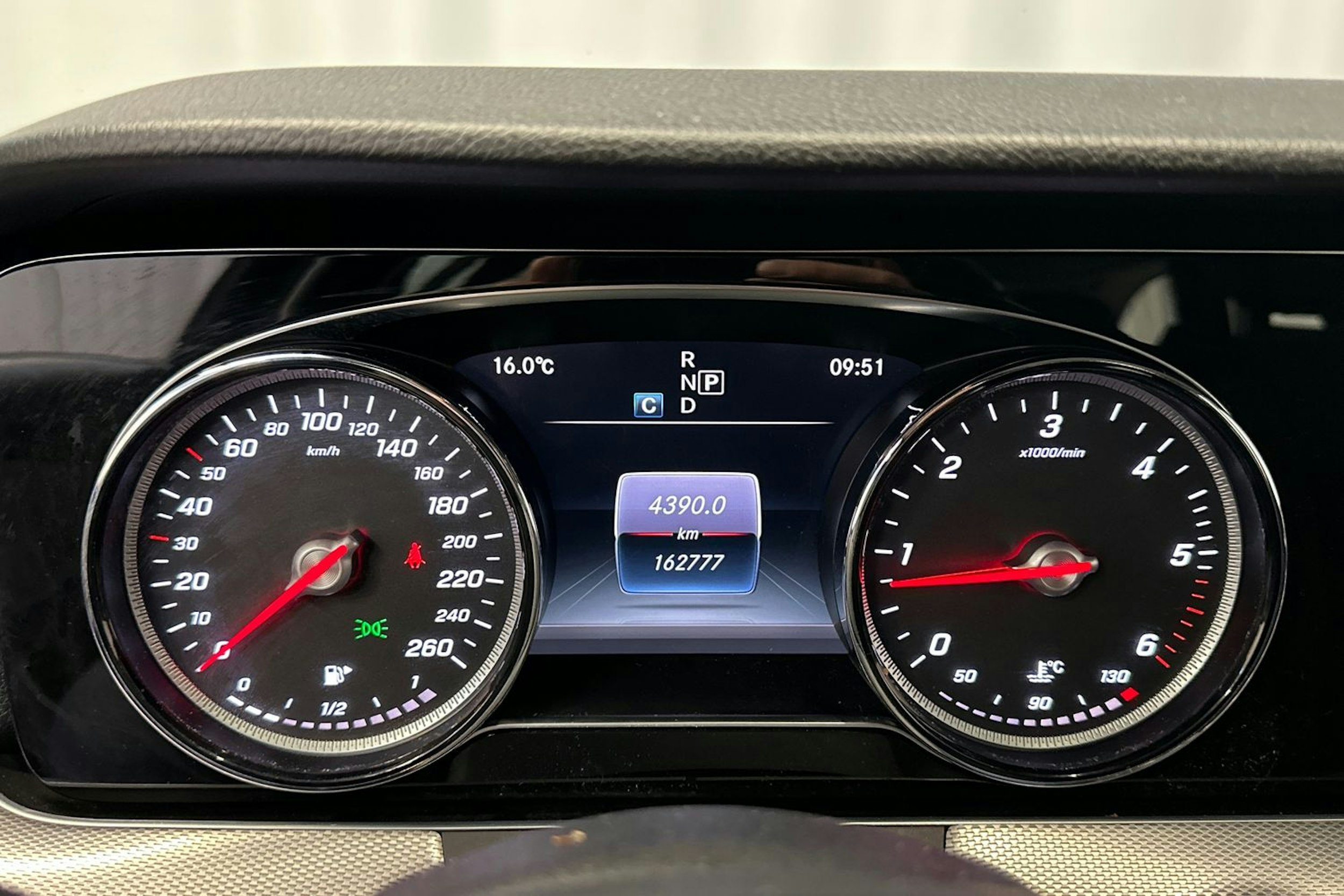 harmaa Mercedes-Benz E 2018 kuva 16.