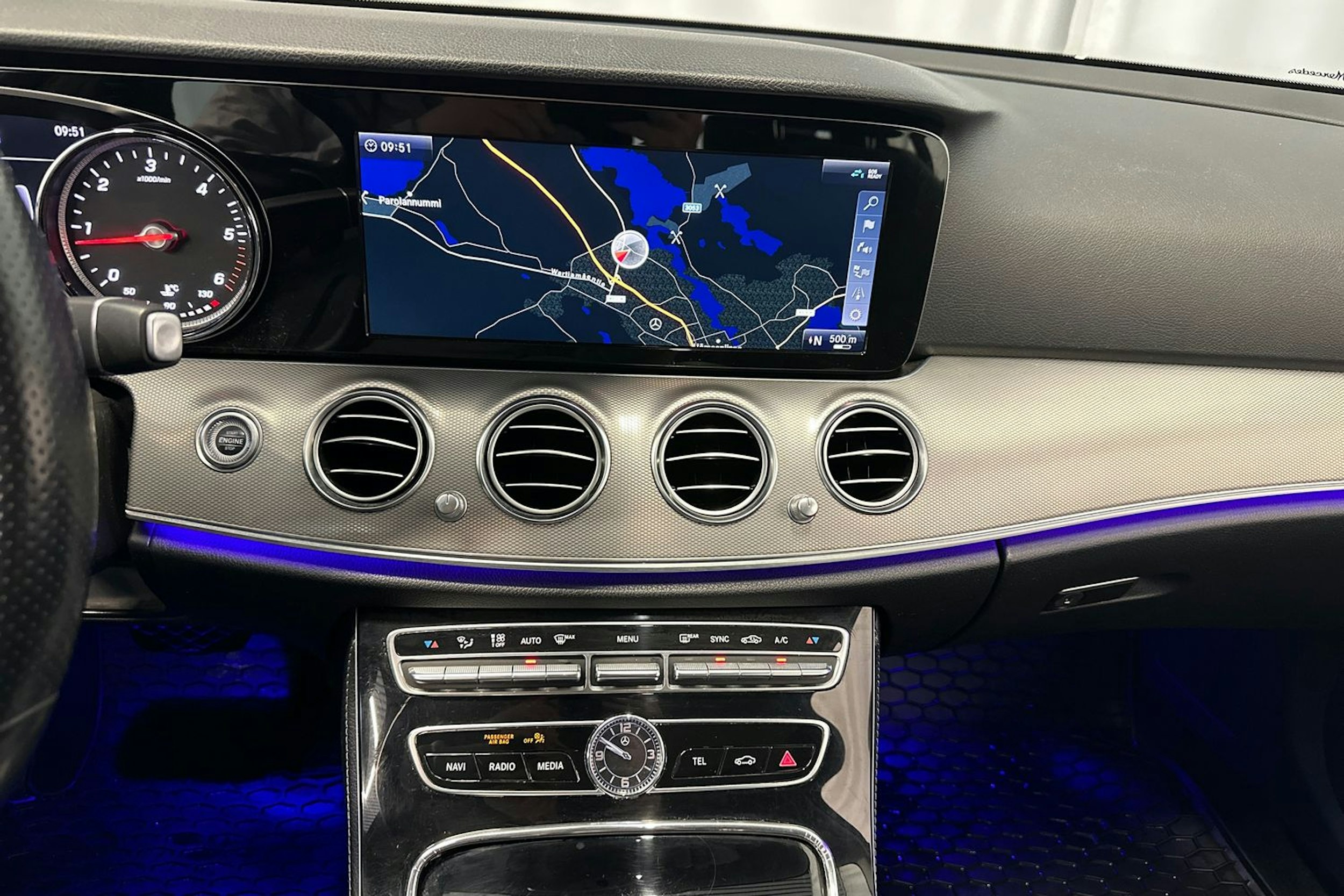 harmaa Mercedes-Benz E 2018 kuva 17.