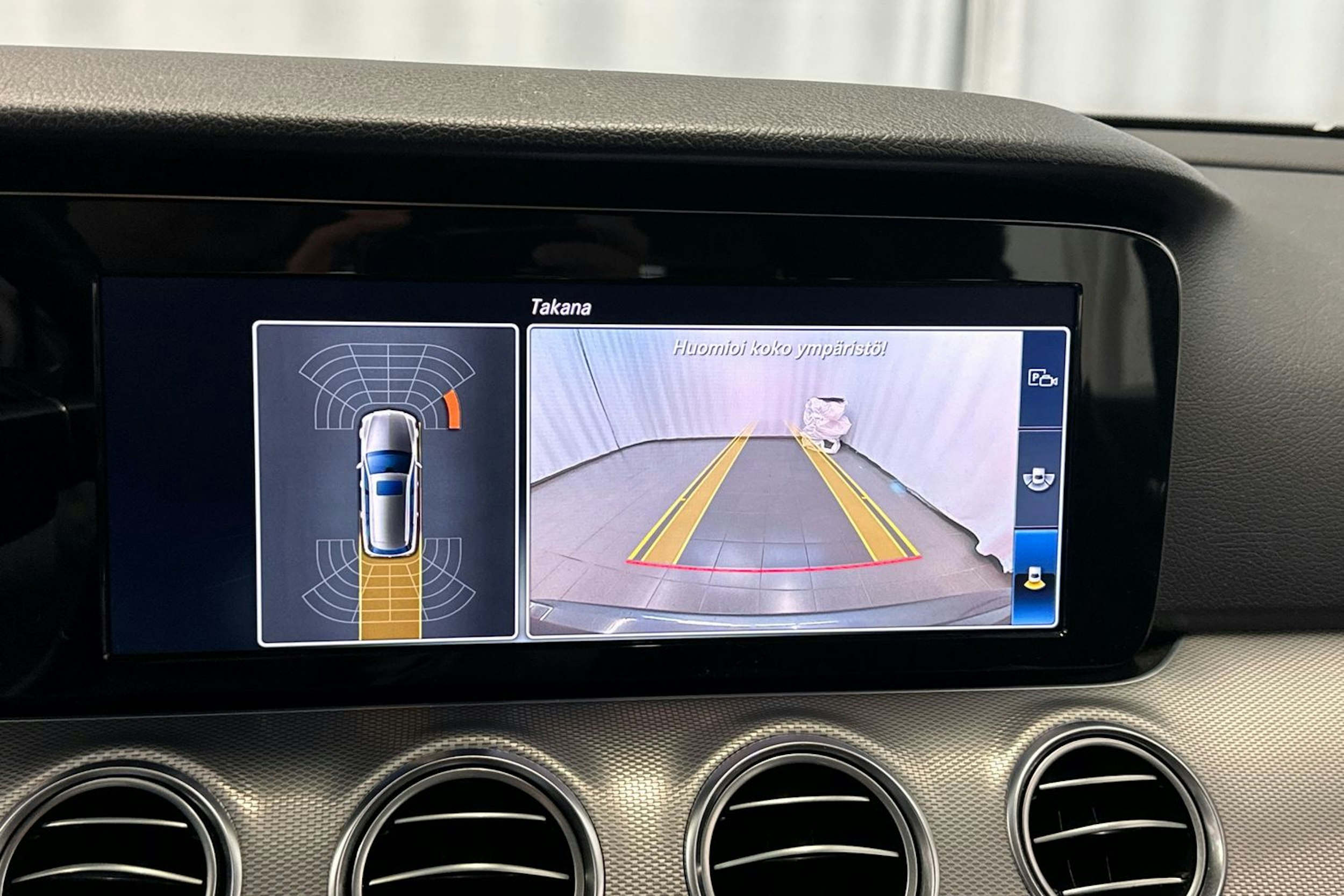 harmaa Mercedes-Benz E 2018 kuva 19.