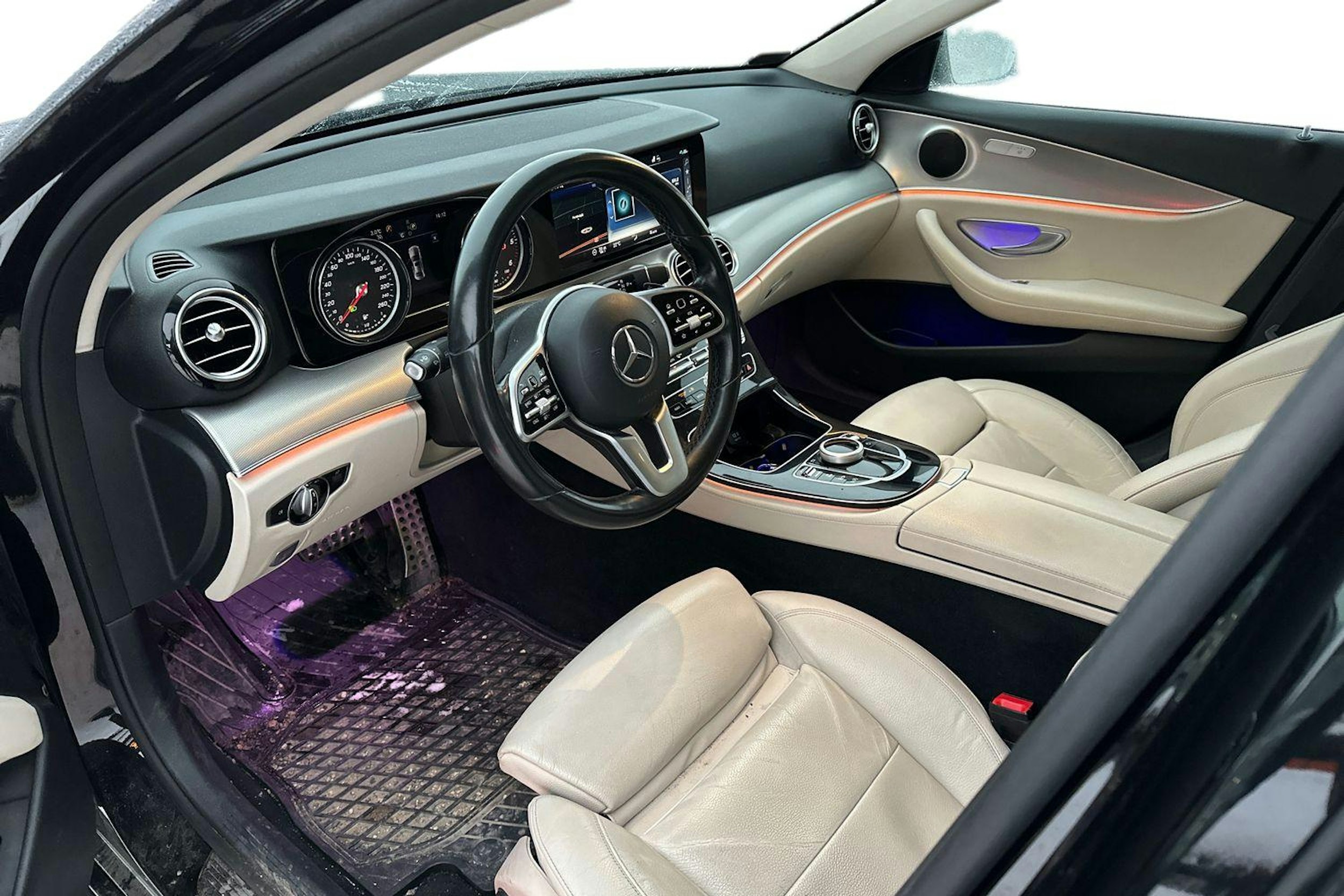 musta Mercedes-Benz E 2018 kuva 3.