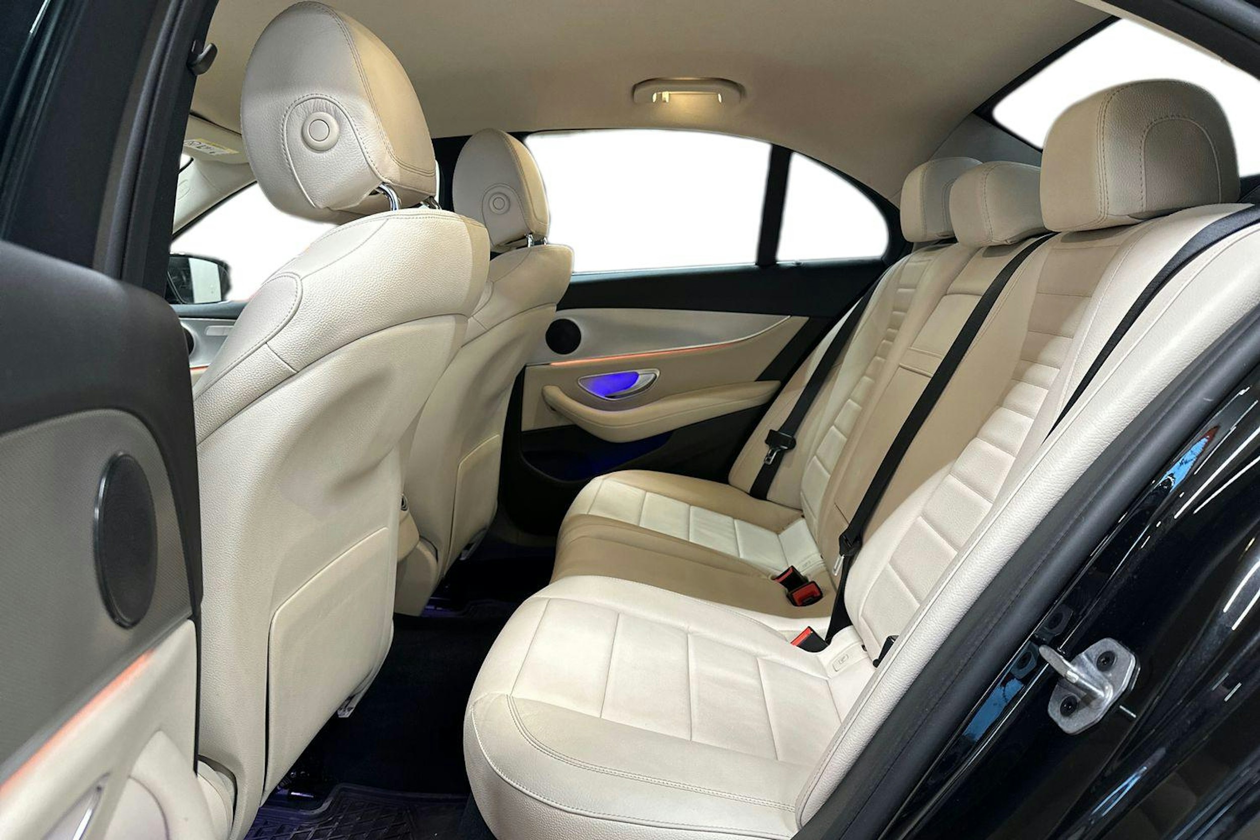 musta Mercedes-Benz E 2018 kuva 10.