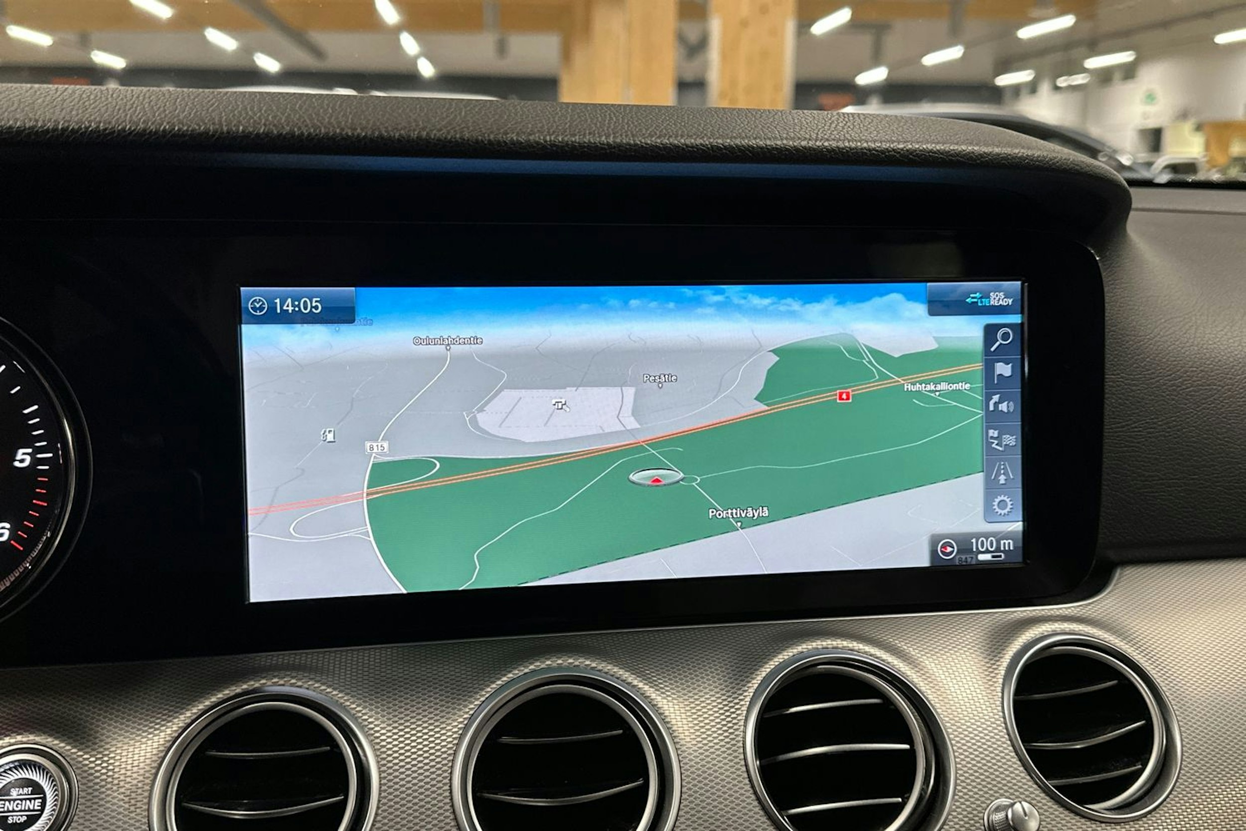 musta Mercedes-Benz E 2018 kuva 17.