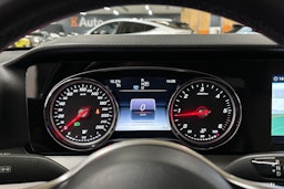 musta Mercedes-Benz E 2018 kuva 23.