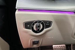 musta Mercedes-Benz E 2018 kuva 26.