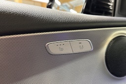 musta Mercedes-Benz E 2018 kuva 27.