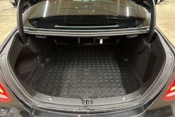 musta Mercedes-Benz E 2018 kuva 29.