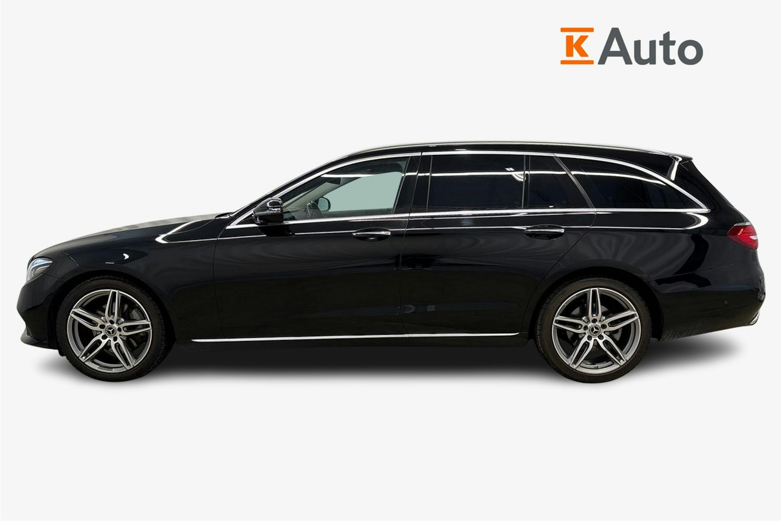 musta Mercedes-Benz E 2018 kuva 6.