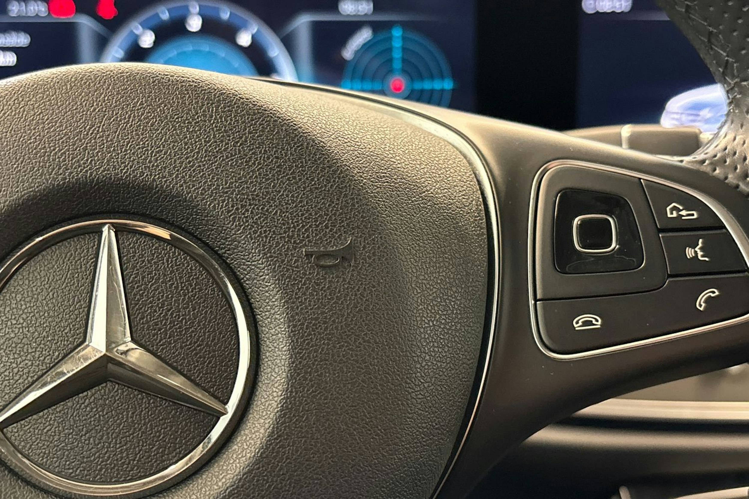 musta Mercedes-Benz E 2018 kuva 18.