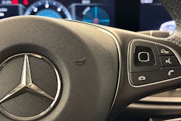 musta Mercedes-Benz E 2018 kuva 18.