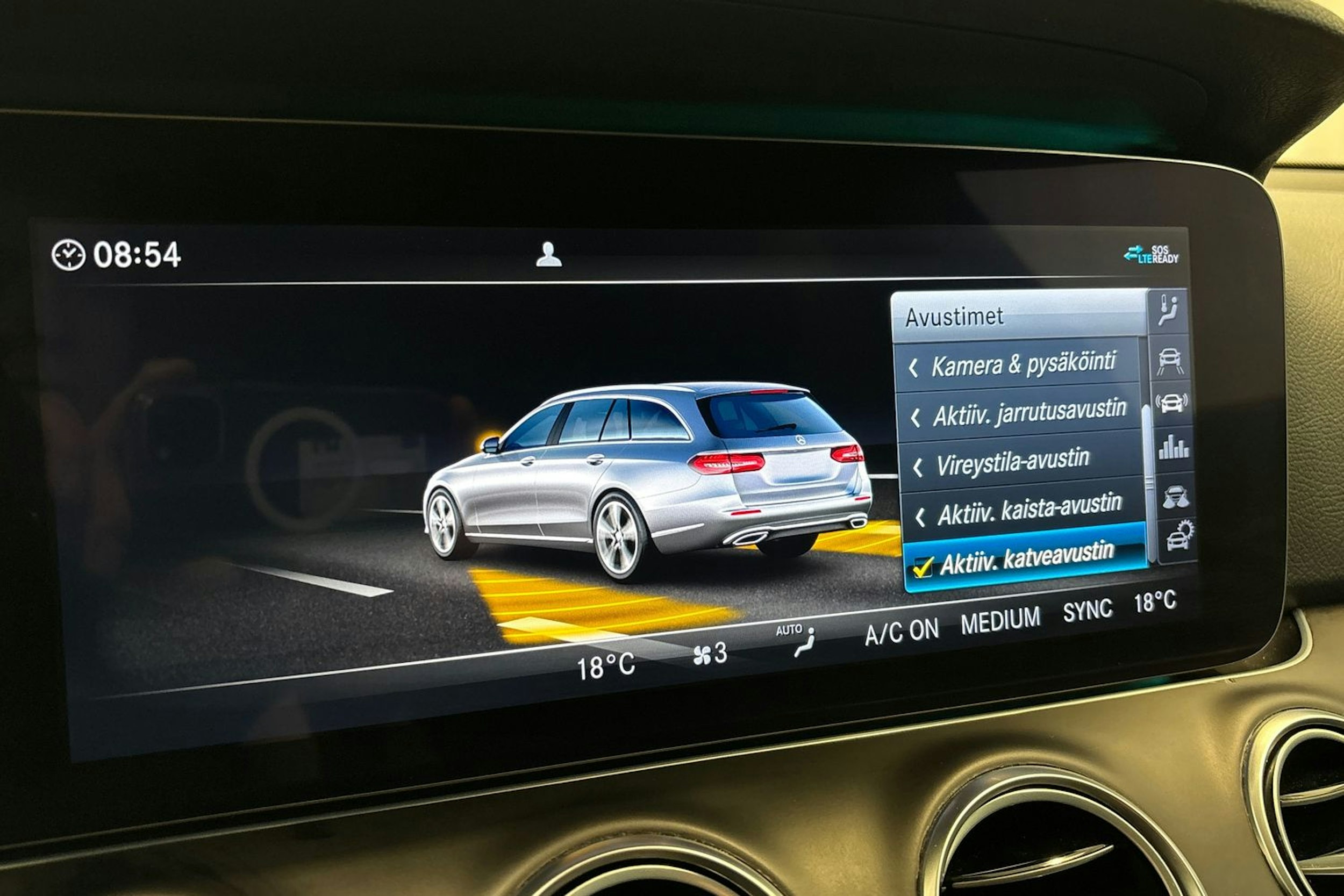musta Mercedes-Benz E 2018 kuva 27.