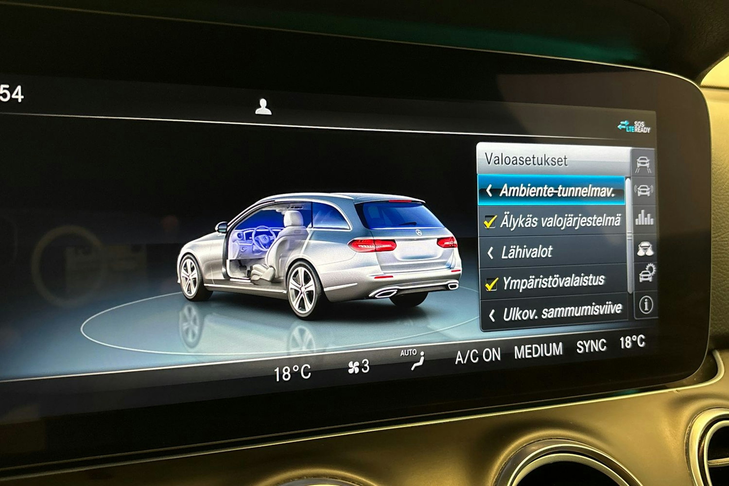 musta Mercedes-Benz E 2018 kuva 29.