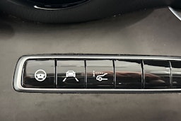 musta Mercedes-Benz E 2018 kuva 36.
