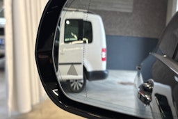 musta Mercedes-Benz E 2018 kuva 46.