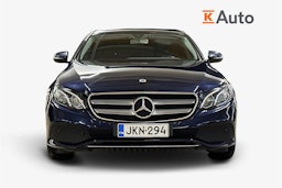 Sininen Mercedes-Benz E 2018 kuva 5.