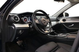 Sininen Mercedes-Benz E 2018 kuva 7.