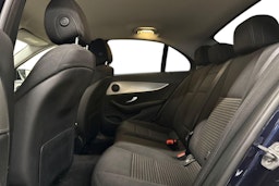 Sininen Mercedes-Benz E 2018 kuva 10.