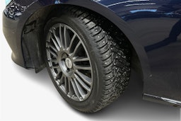 Sininen Mercedes-Benz E 2018 kuva 11.