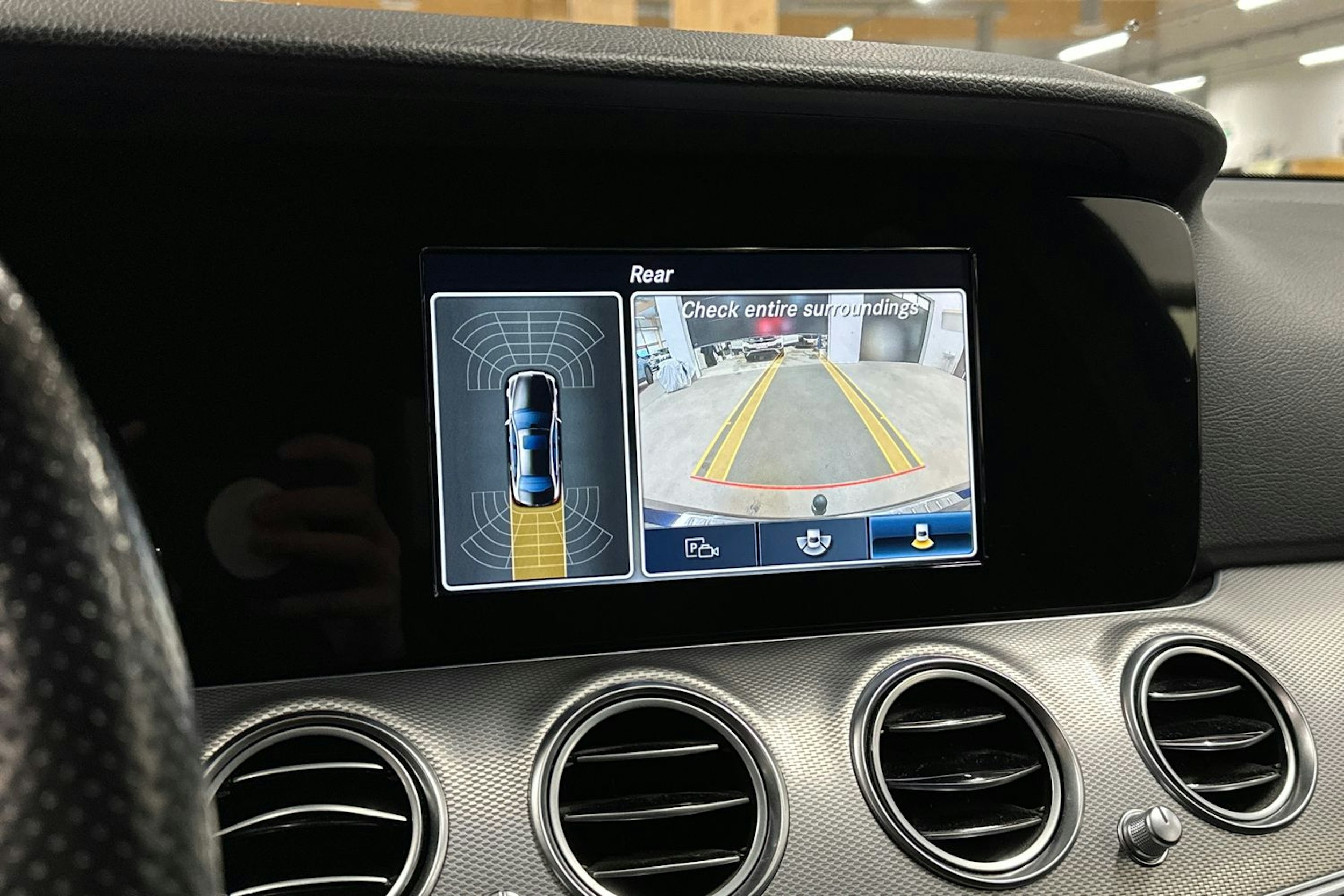 Sininen Mercedes-Benz E 2018 kuva 16.